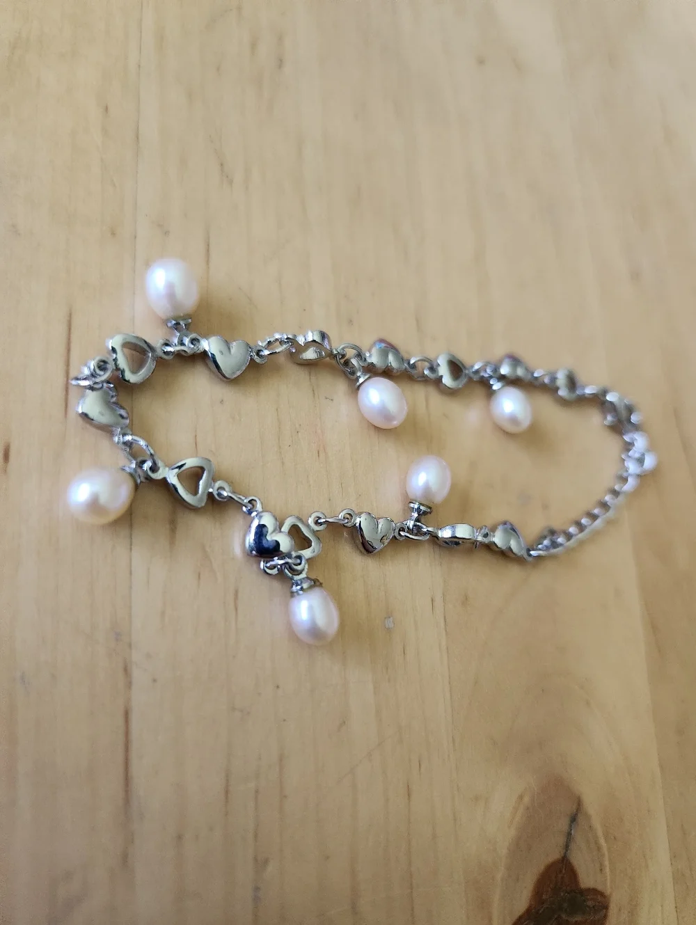 Silver Tone Heart Chain Bracelet with Faux Pearls - Picture 3 of 6